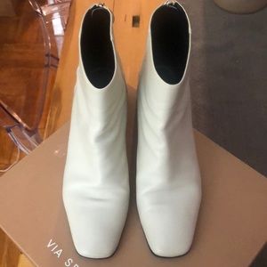 Via Spiga Lara Leather Bootie